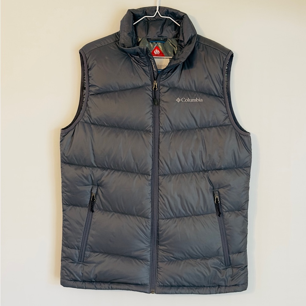 Columbia Pike’s Lake Omni-Heat Charcoal Gray Insulated Puffer Vest Small